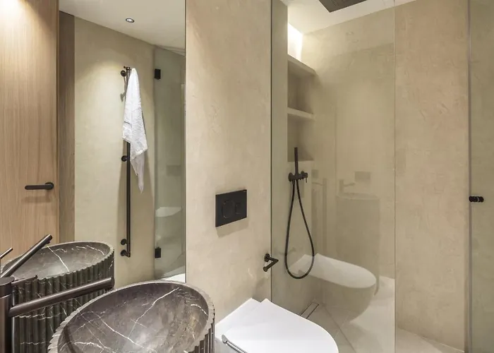 شقة Elegant 3- Bedroom In Puente *