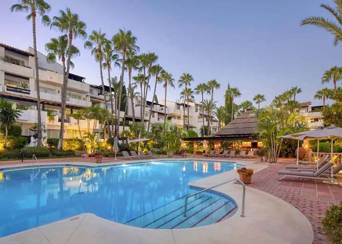 شقة Elegant 3- Bedroom In Puente *