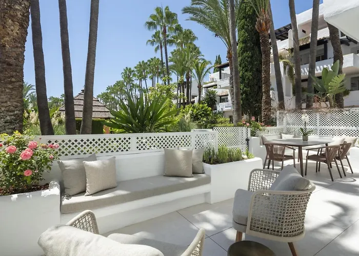 Apartment Elegant 3- Bedroom In Puente Marbella
