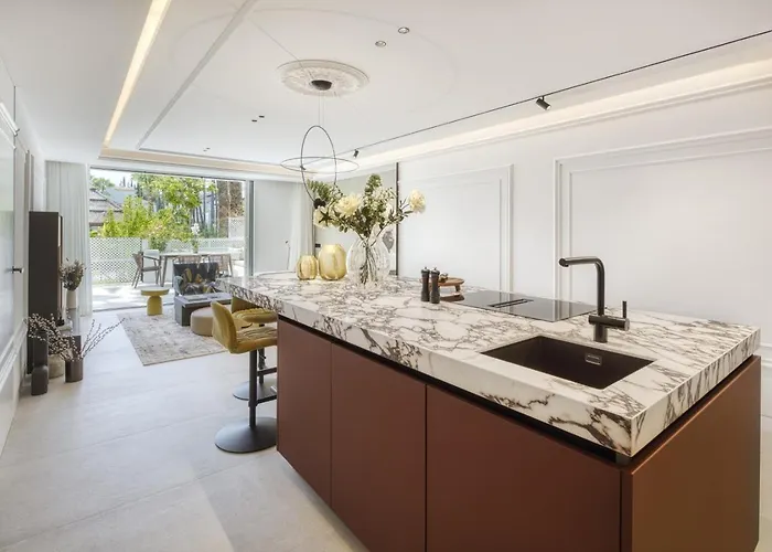 Elegant 3- Bedroom In Puente شقة