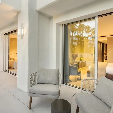 Elegant 3- Bedroom In Puente Apartmán *