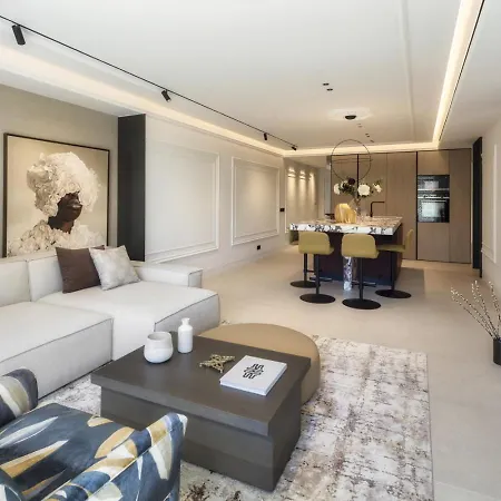 Elegant 3- Bedroom In Puente Apartmán *