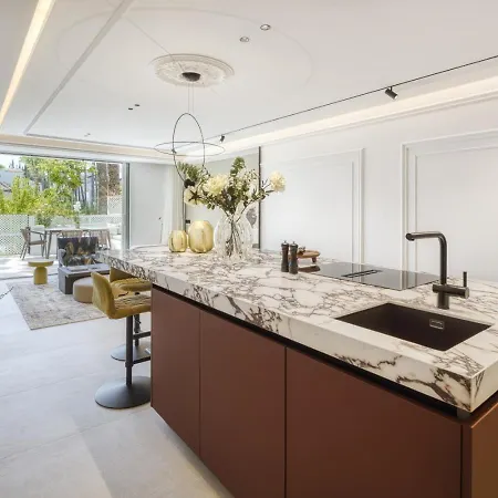 Elegant 3- Bedroom In Puente Lägenhet