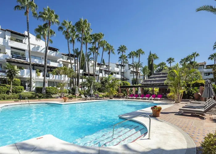 Elegant 3- Bedroom In Puente Marbella